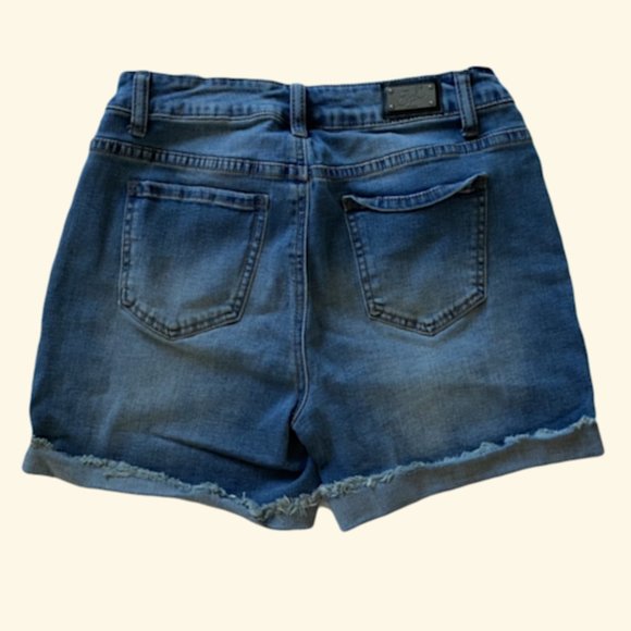 Earl Jeans Boho Floral Embroidered Cuffed Jean Shorts - Picture 2 of 3